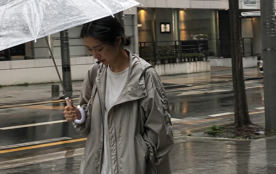 L'idéal Look Coréen pour Jours de Pluie