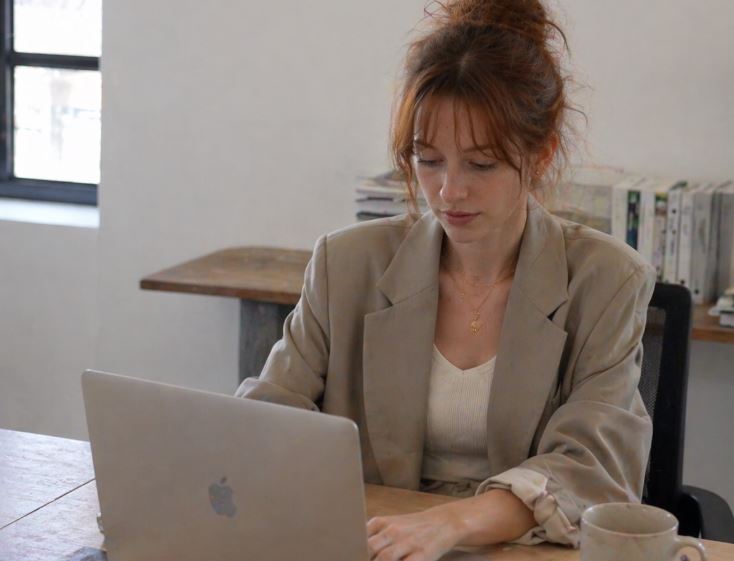 office k wear tenue 