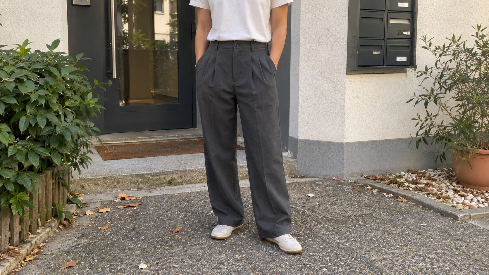 Comment porter un pantalon coréen à pinces avec style